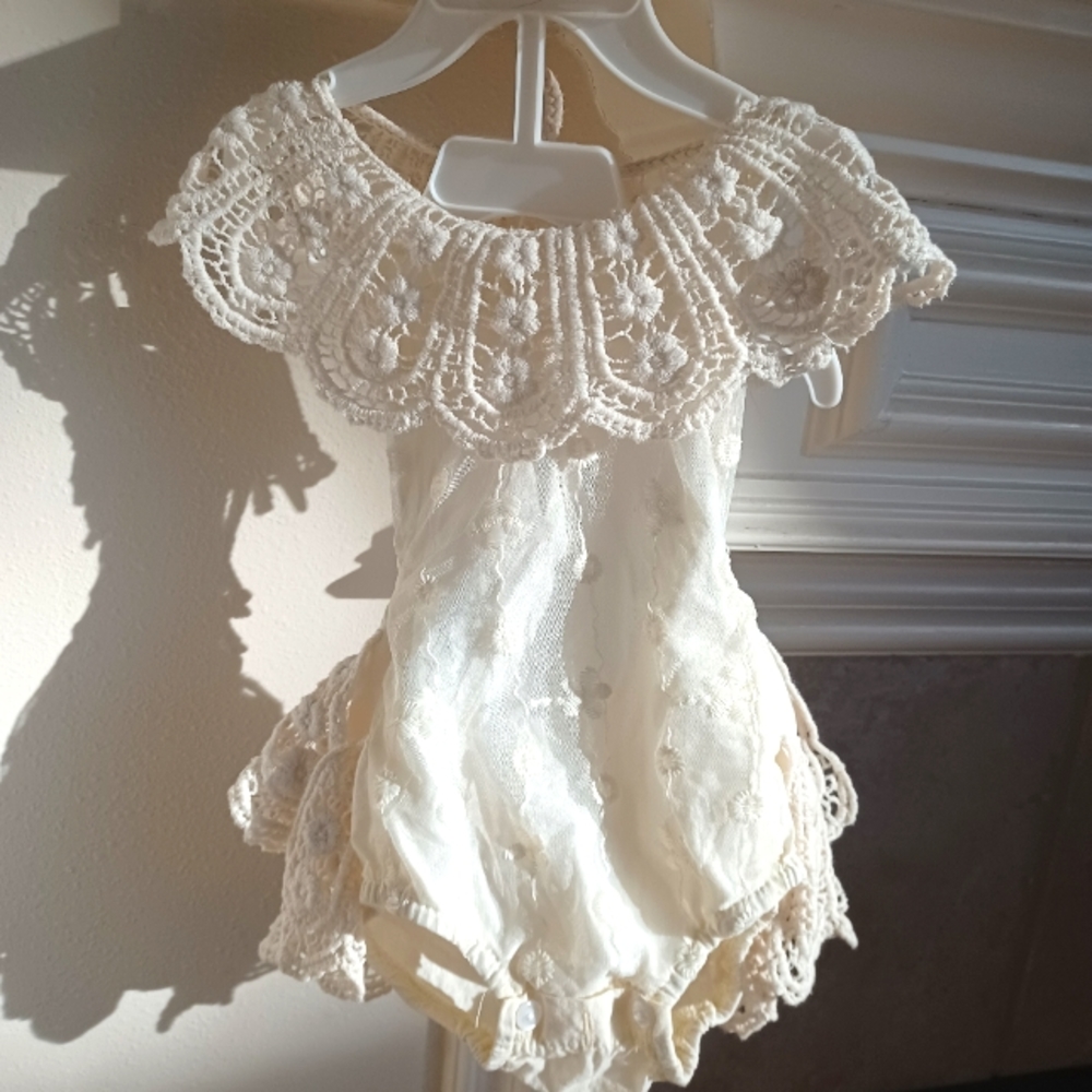 Crochet vinatge backless baby girl onesie. Rare. 3-6months. NEVER WORN like new